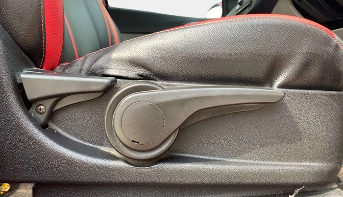 2018 Tata Tiago XZA PETROL, Petrol, Automatic, 28,602 km, Driver Side Adjustment Panel