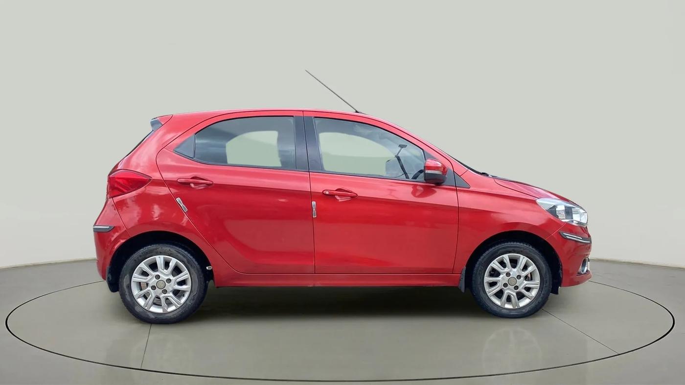 2018 Tata Tiago XZA PETROL, Petrol, Automatic, 28,602 km, Right Side