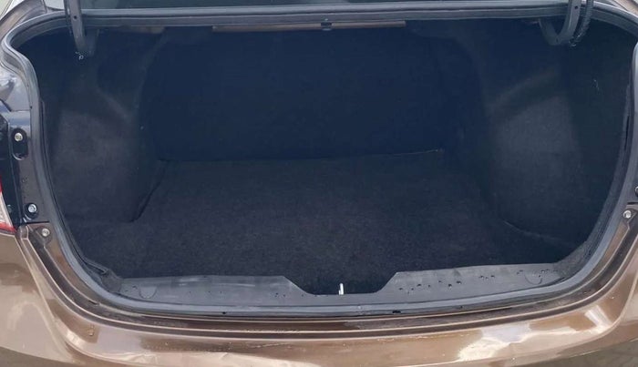 2015 Maruti Ciaz ZXI+, Petrol, Manual, 55,008 km, Boot Inside