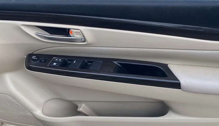 2015 Maruti Ciaz ZXI+, Petrol, Manual, 55,008 km, Driver Side Door Panels Control
