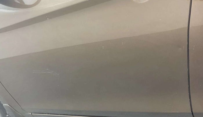 2015 Maruti Ciaz ZXI+, Petrol, Manual, 55,008 km, Front passenger door - Minor scratches