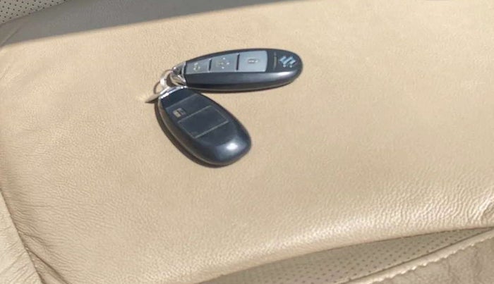 2015 Maruti Ciaz ZXI+, Petrol, Manual, 55,008 km, Key Close Up