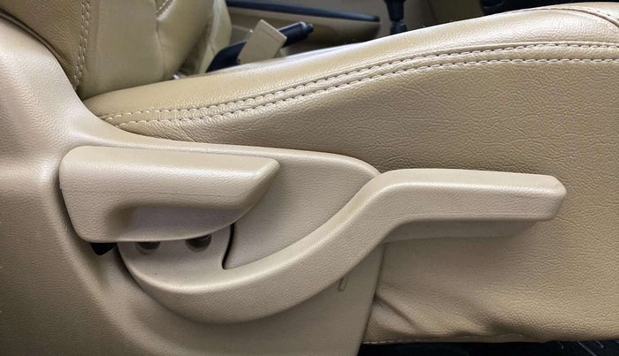 2015 Honda Brio S MT, Petrol, Manual, 43,378 km, Driver Side Adjustment Panel