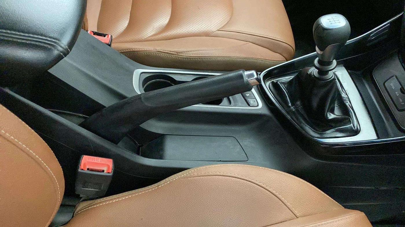2020 MG HECTOR PLUS SHARP 1.5 PETROL TURBO HYBRID MT 6-STR, Petrol, Manual, 23,365 km, Gear Lever