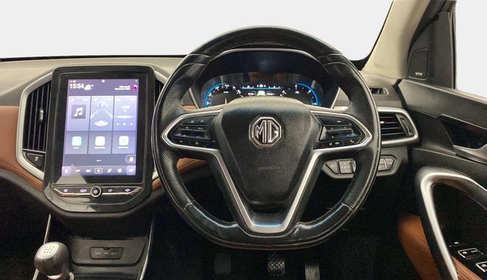 2020 MG HECTOR PLUS SHARP 1.5 PETROL TURBO HYBRID MT 6-STR, Petrol, Manual, 23,365 km, Steering Wheel Close Up