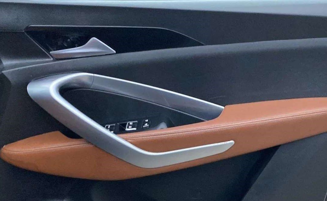 2020 MG HECTOR PLUS SHARP 1.5 PETROL TURBO HYBRID MT 6-STR, Petrol, Manual, 23,365 km, Driver Side Door Panels Control