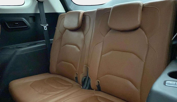 2020 MG HECTOR PLUS SHARP 1.5 PETROL TURBO HYBRID MT 6-STR, Petrol, Manual, 23,365 km, Third Seat Row ( optional )