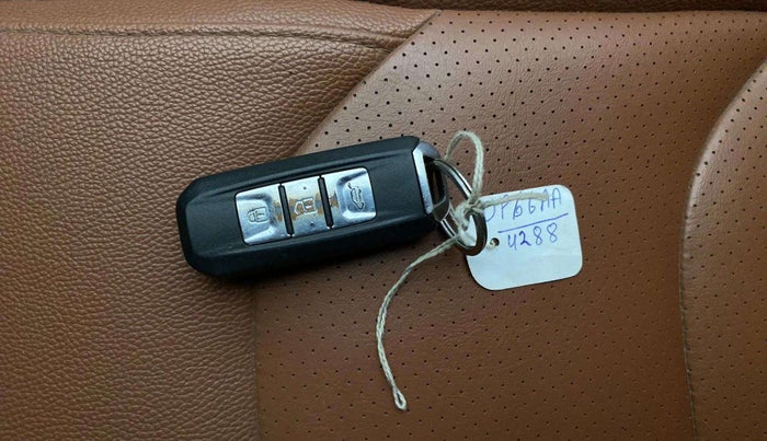 2020 MG HECTOR PLUS SHARP 1.5 PETROL TURBO HYBRID MT 6-STR, Petrol, Manual, 23,365 km, Key Close Up