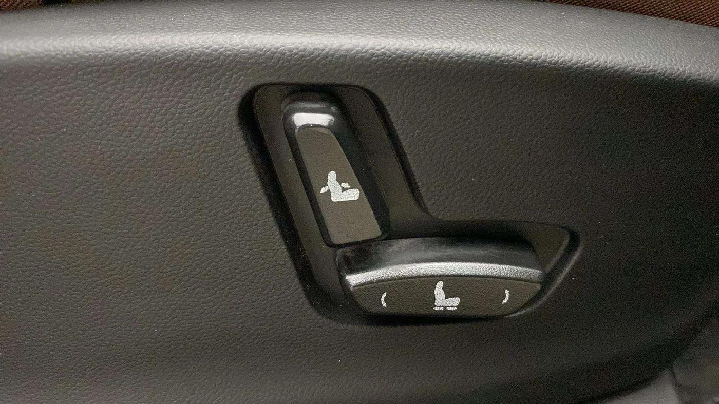 2020 MG HECTOR PLUS SHARP 1.5 PETROL TURBO HYBRID MT 6-STR, Petrol, Manual, 23,365 km, Driver Side Adjustment Panel