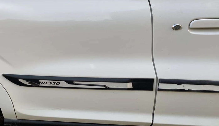 2022 Maruti S PRESSO VXI+, Petrol, Manual, 27,523 km, Right rear door - Minor scratches