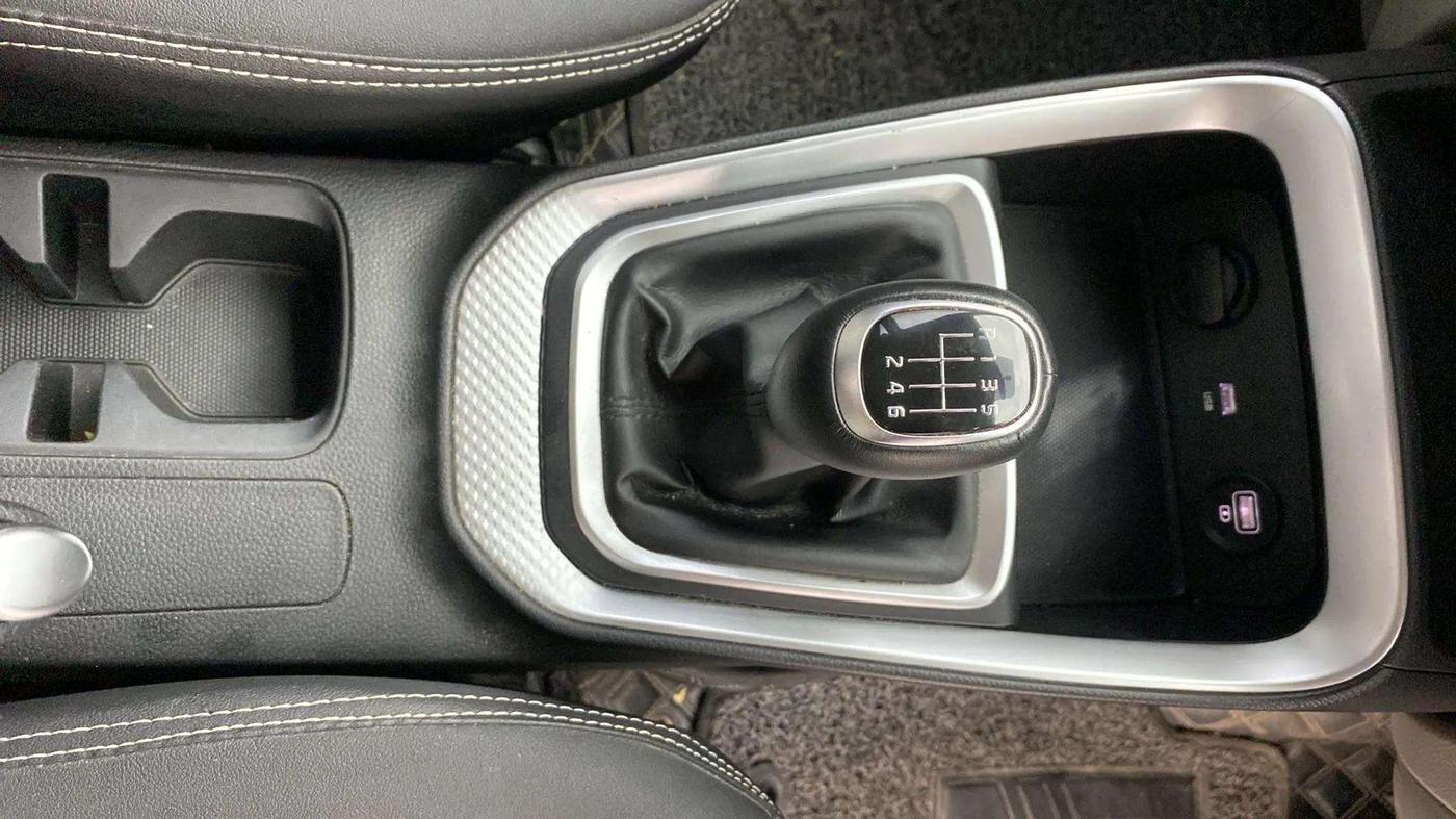 2021 KIA SONET HTX 1.0 IMT, Petrol, Manual, 43,627 km, Gear Lever