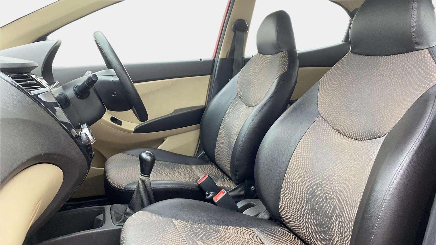 2014 Hyundai Eon MAGNA +, Petrol, Manual, 66,915 km, Right Side Front Door Cabin