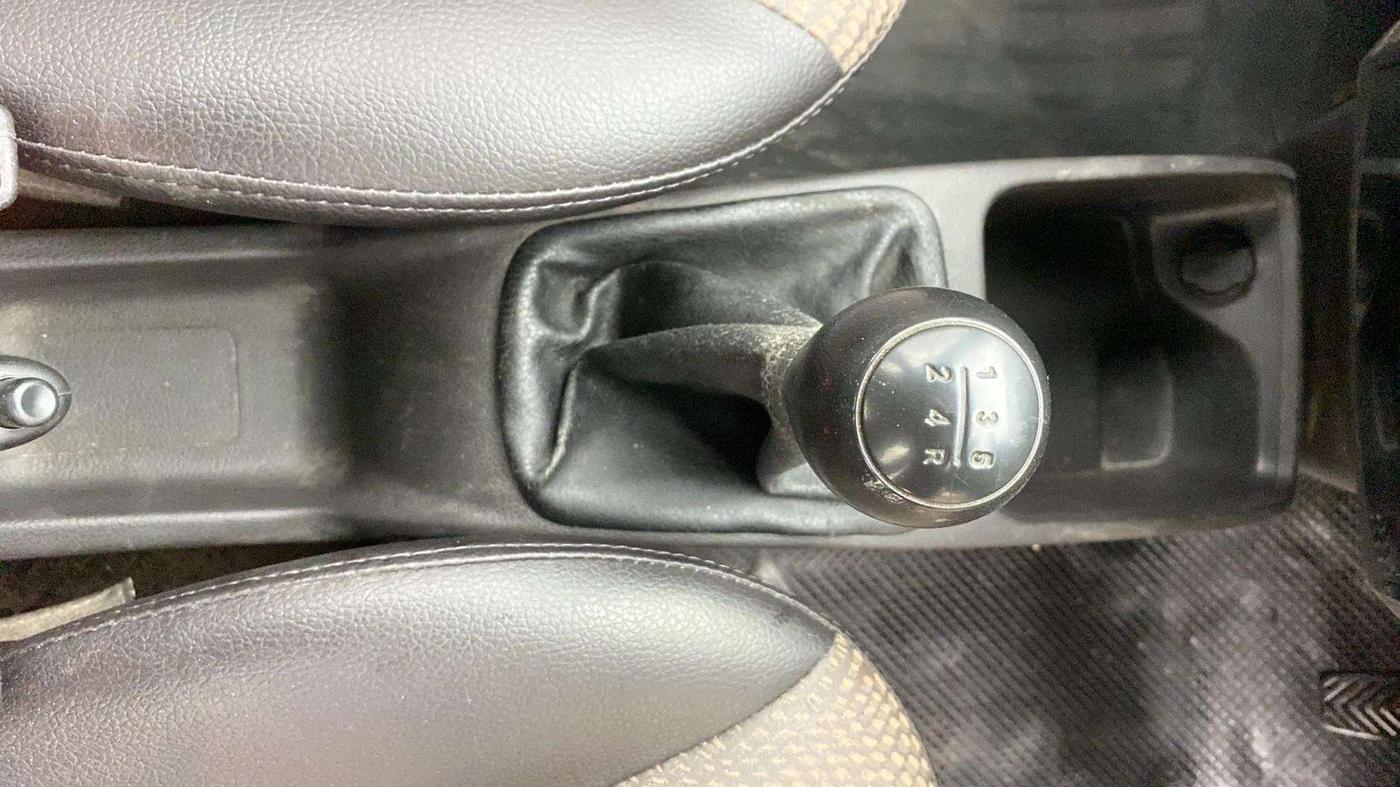 2014 Hyundai Eon MAGNA +, Petrol, Manual, 66,915 km, Gear Lever