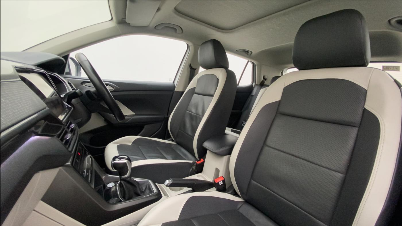 2022 Volkswagen TAIGUN TOPLINE 1.0 TSI AT, Petrol, Automatic, 57,250 km, Right Side Front Door Cabin