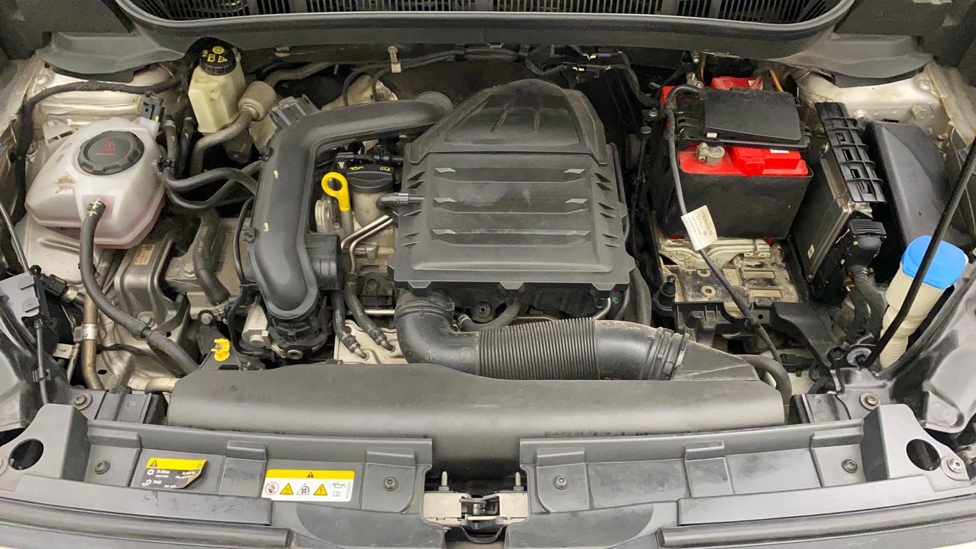 2022 Volkswagen TAIGUN TOPLINE 1.0 TSI AT, Petrol, Automatic, 57,250 km, Open Bonet