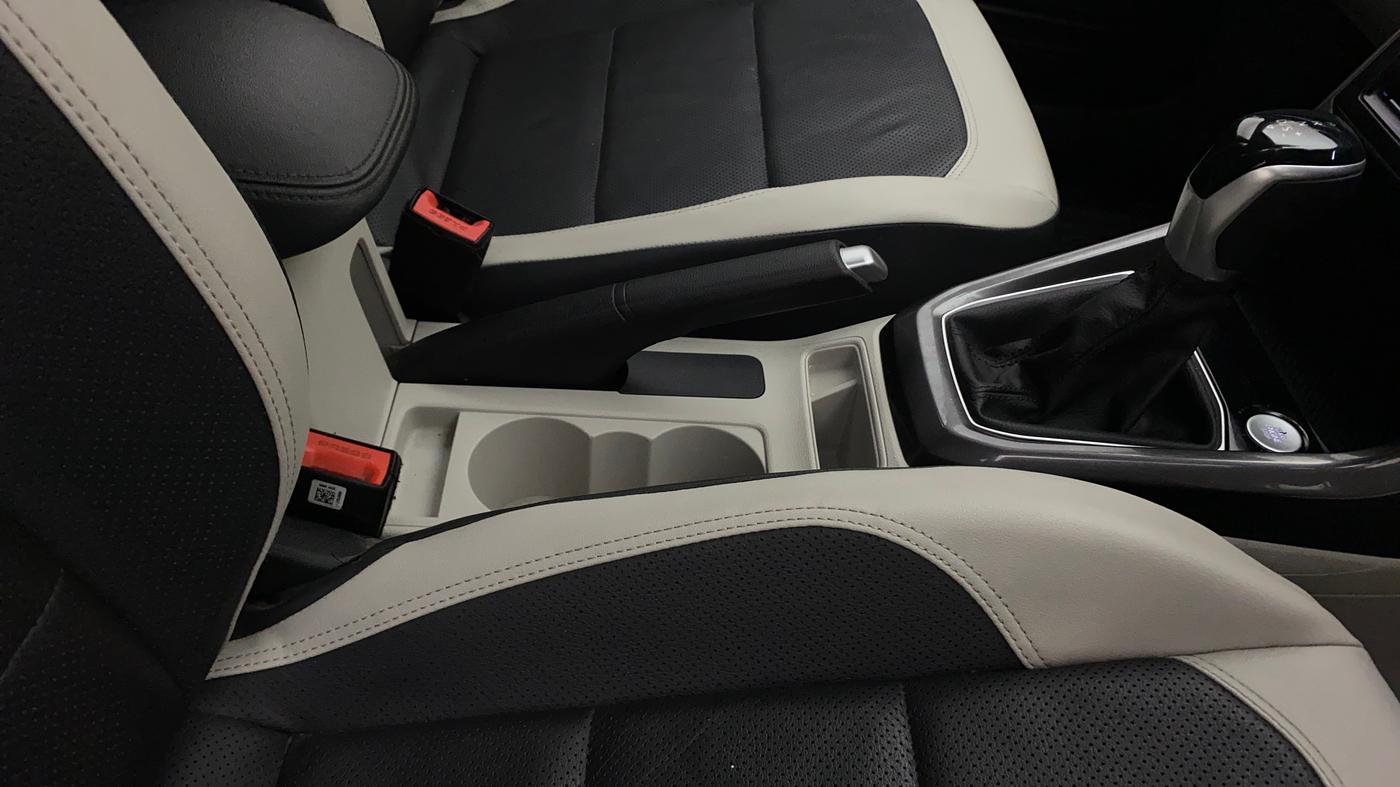 2022 Volkswagen TAIGUN TOPLINE 1.0 TSI AT, Petrol, Automatic, 57,250 km, Gear Lever