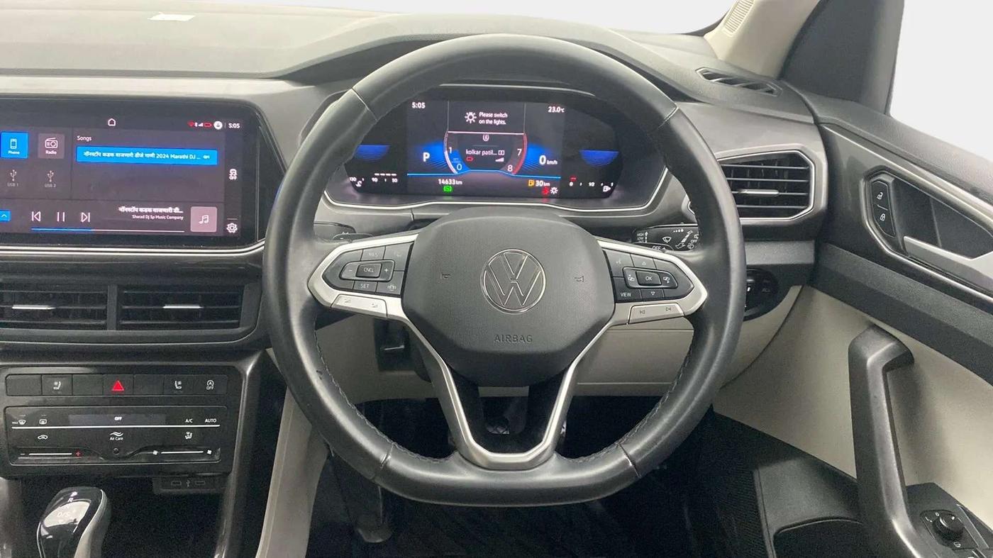2023 Volkswagen TAIGUN TOPLINE 1.0 TSI AT, Petrol, Automatic, 14,764 km, Steering Wheel Close Up