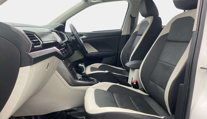 2023 Volkswagen TAIGUN TOPLINE 1.0 TSI AT, Petrol, Automatic, 14,764 km, Right Side Front Door Cabin
