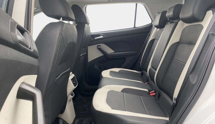 2023 Volkswagen TAIGUN TOPLINE 1.0 TSI AT, Petrol, Automatic, 14,764 km, Right Side Rear Door Cabin