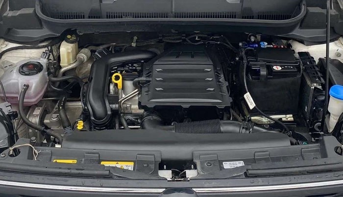 2023 Volkswagen TAIGUN TOPLINE 1.0 TSI AT, Petrol, Automatic, 14,764 km, Open Bonet