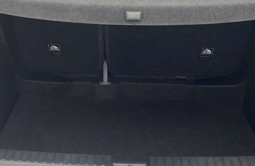 2023 Volkswagen TAIGUN TOPLINE 1.0 TSI AT, Petrol, Automatic, 14,764 km, Boot Inside