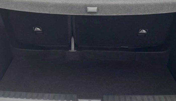2023 Volkswagen TAIGUN TOPLINE 1.0 TSI AT, Petrol, Automatic, 14,764 km, Boot Inside
