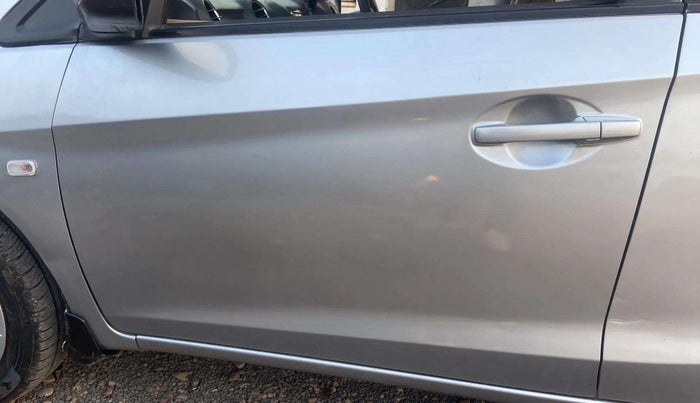 2014 Honda Brio S MT, Petrol, Manual, 46,167 km, Front passenger door - Paint has faded