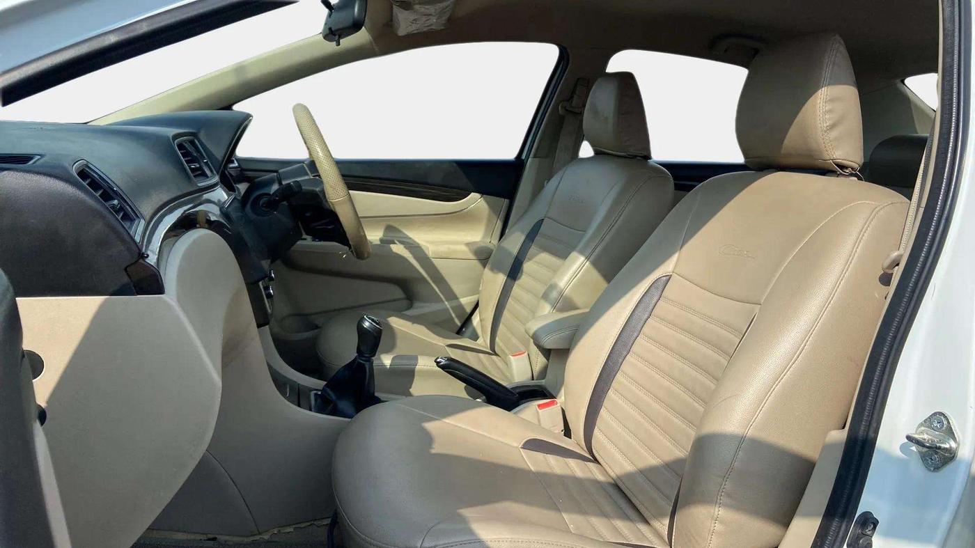 2017 Maruti Ciaz VDI+ SHVS, Diesel, Manual, 69,018 km, Right Side Front Door Cabin
