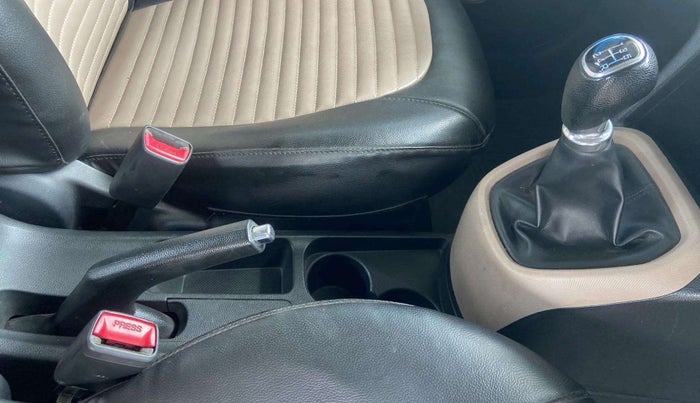 2016 Hyundai Grand i10 SPORTZ 1.2 KAPPA VTVT, Petrol, Manual, 69,764 km, Gear Lever