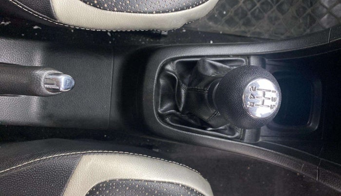 2015 Maruti Swift VXI, Petrol, Manual, 49,672 km, Gear Lever