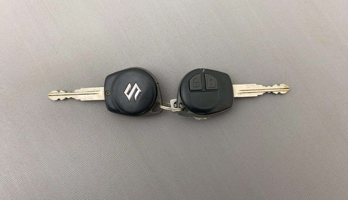 2015 Maruti Swift VXI, Petrol, Manual, 49,672 km, Key Close Up