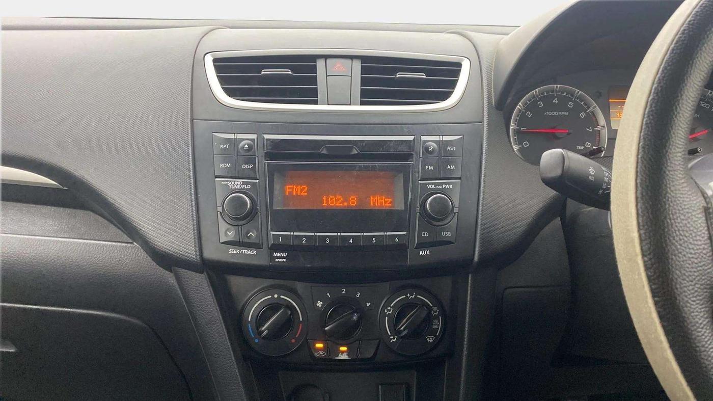 2015 Maruti Swift VXI, Petrol, Manual, 49,672 km, Air Conditioner