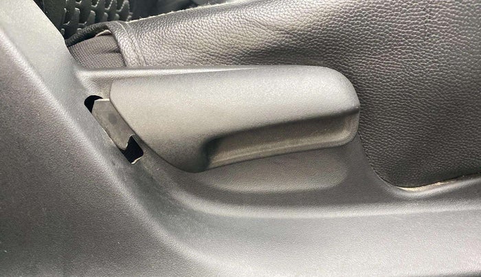 2015 Maruti Swift VXI, Petrol, Manual, 49,672 km, Driver Side Adjustment Panel
