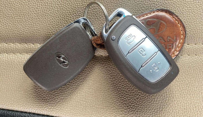 2018 Hyundai Grand i10 ASTA 1.2 KAPPA VTVT, Petrol, Manual, 7,971 km, Key Close Up