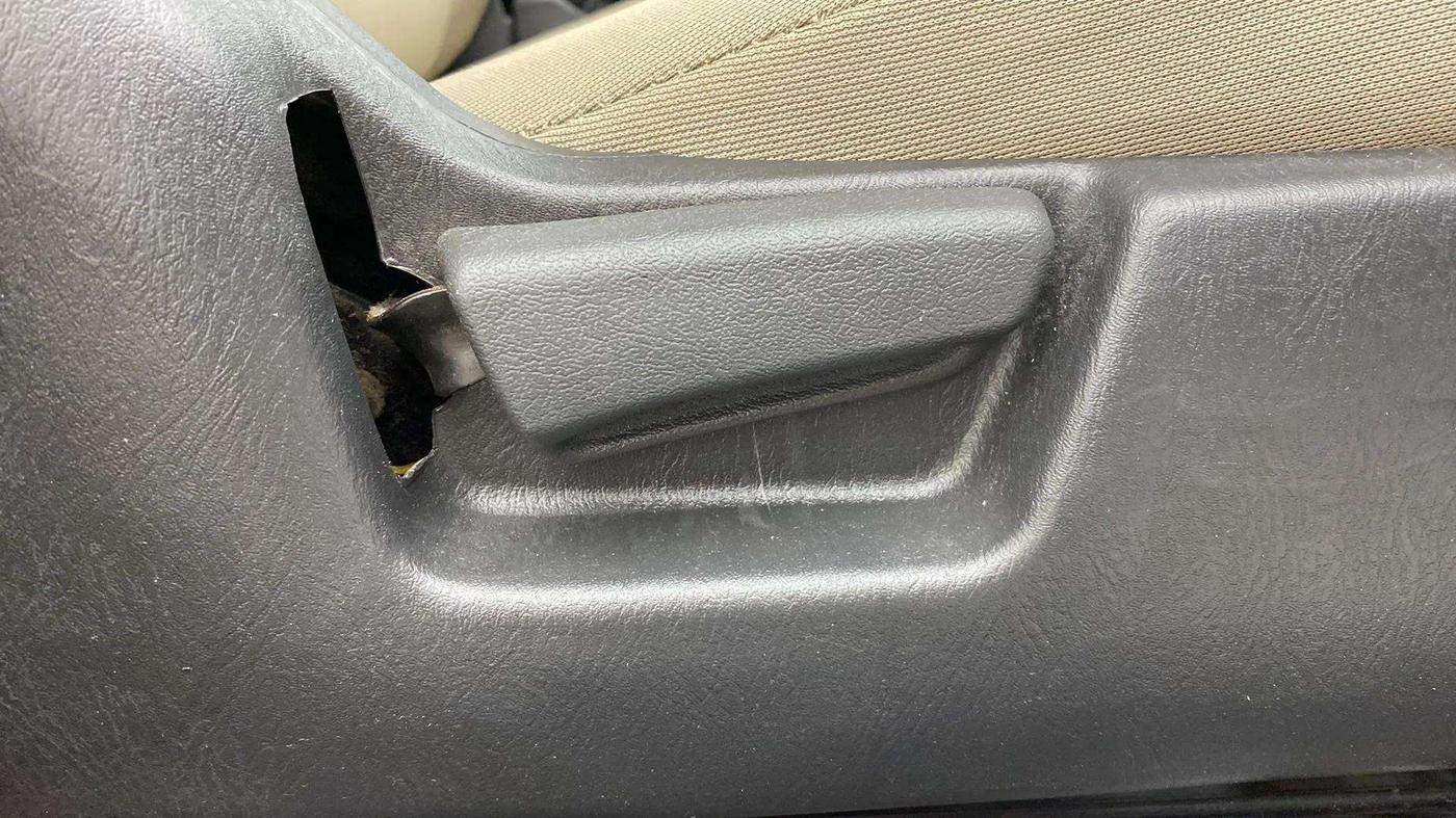 2016 Maruti Alto K10 VXI AMT, Petrol, Automatic, 1,13,422 km, Driver Side Adjustment Panel