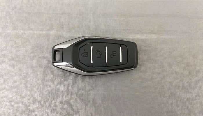 2018 Mahindra XUV500 W11, Diesel, Manual, 60,114 km, Key Close Up