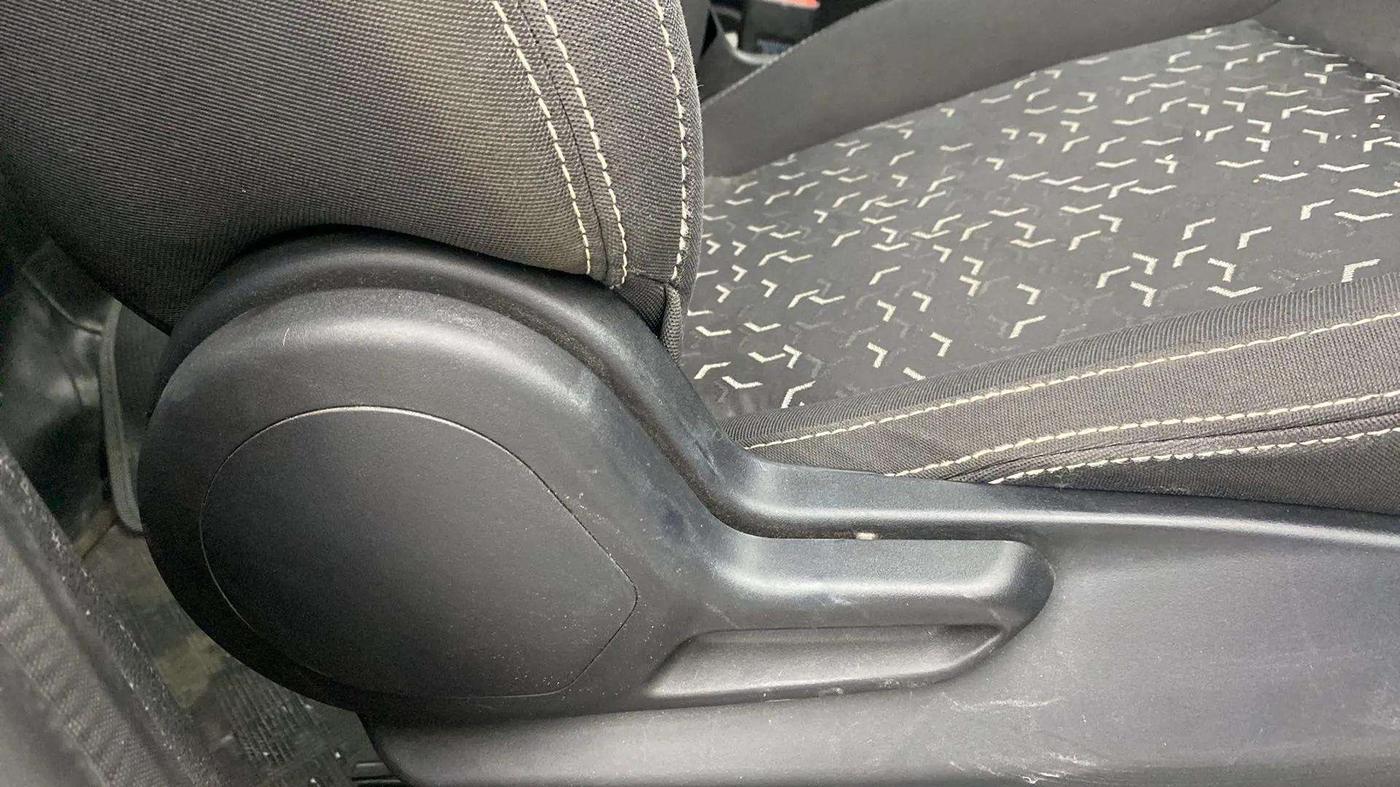 2023 Tata Tiago XM CNG, CNG, Manual, 20,497 km, Driver Side Adjustment Panel