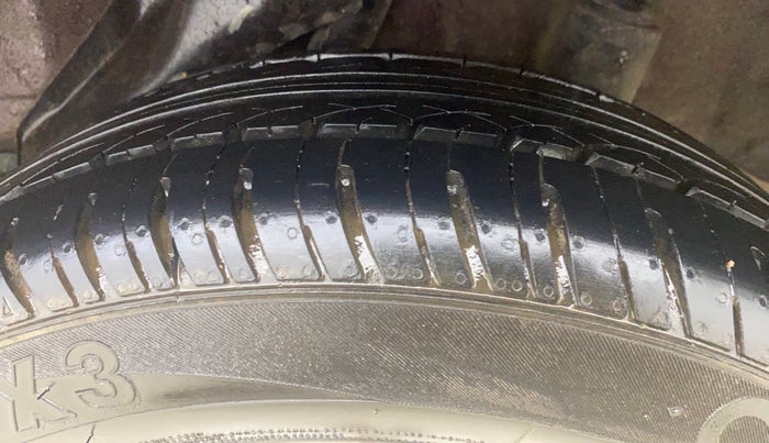 2013 Honda Amaze 1.2L I-VTEC VX AT, Petrol, Automatic, 19,385 km, Left Rear Tyre Tread