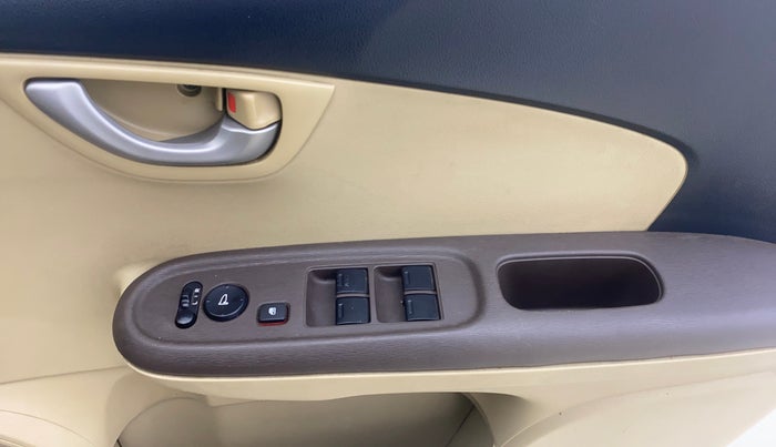 2013 Honda Amaze 1.2L I-VTEC VX AT, Petrol, Automatic, 19,385 km, Driver Side Door Panels Control