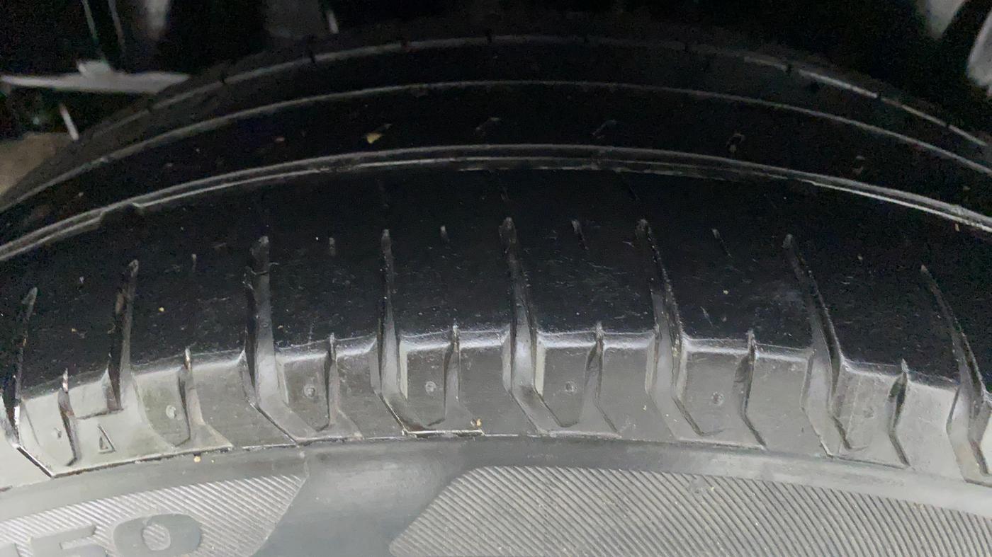2019 Maruti Ertiga ZXI SHVS, Petrol, Manual, 62,182 km, Right Rear Tyre Tread