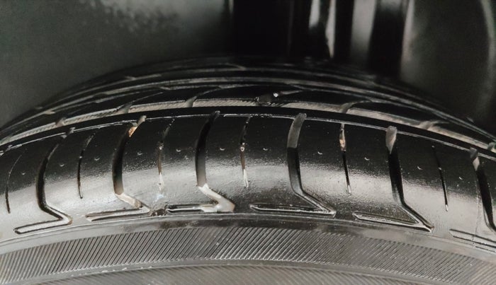 2012 Volkswagen Polo HIGHLINE1.2L, Petrol, Manual, 95,466 km, Left Rear Tyre Tread