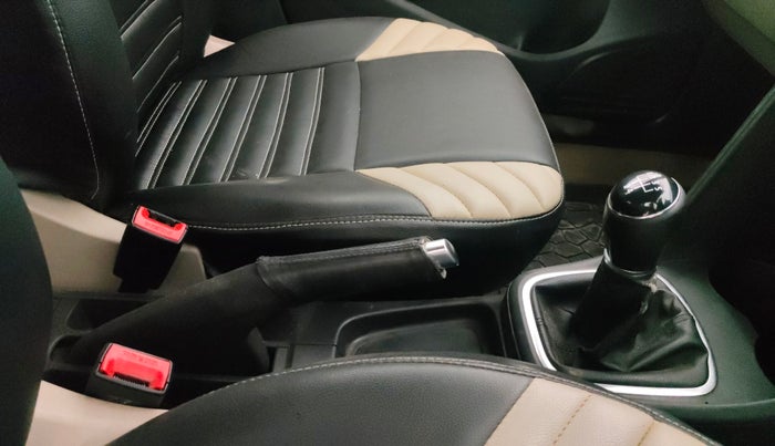 2012 Volkswagen Polo HIGHLINE1.2L, Petrol, Manual, 95,466 km, Gear Lever