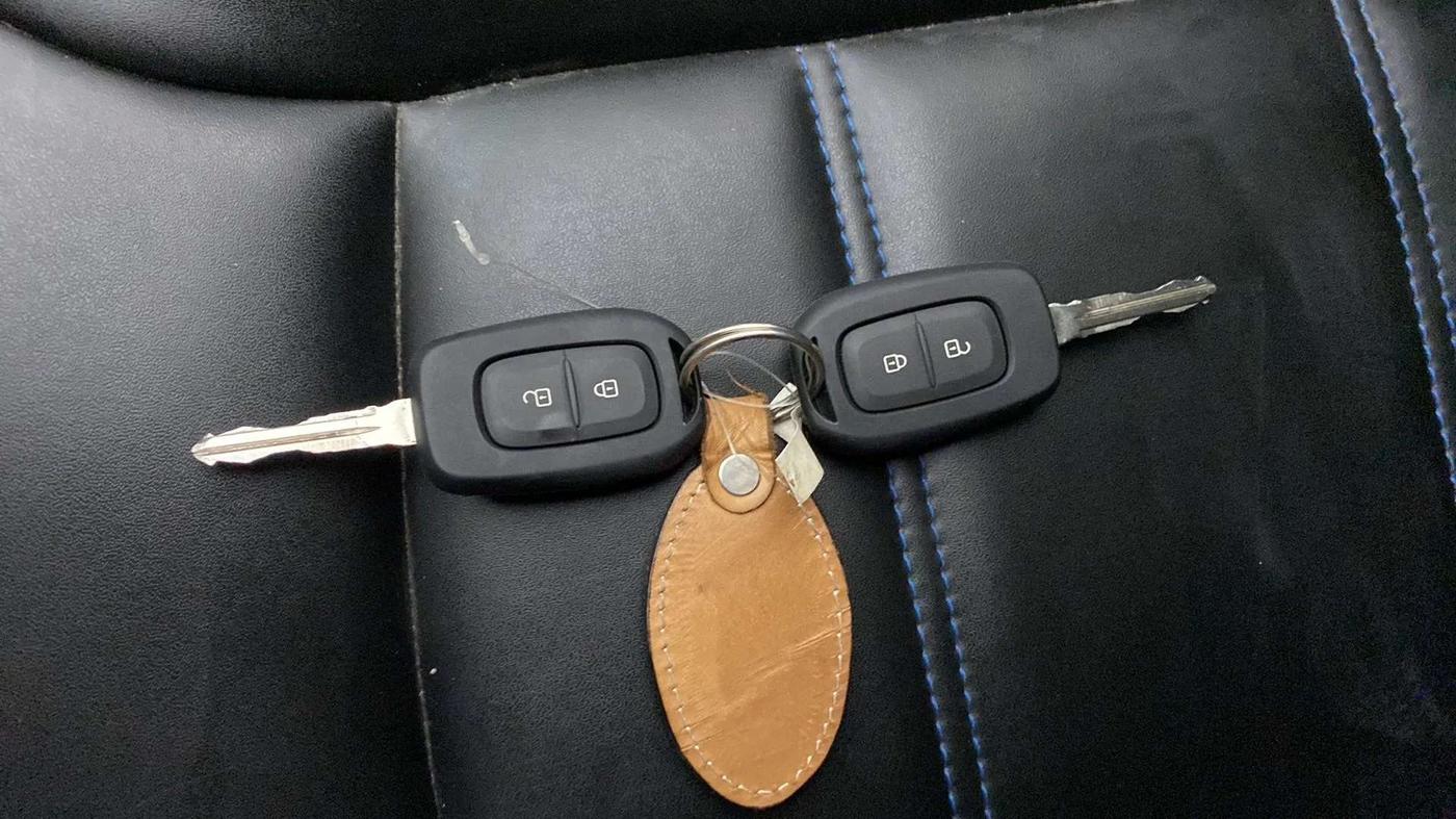 2019 Renault Duster RXS OPT CVT, Petrol, Automatic, 53,290 km, Key Close Up
