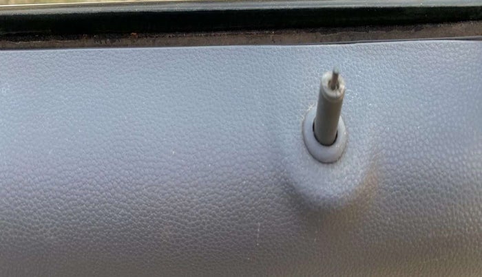 2015 Maruti Alto 800 LXI, Petrol, Manual, 50,434 km, Lock system - Door lock knob has minor damage