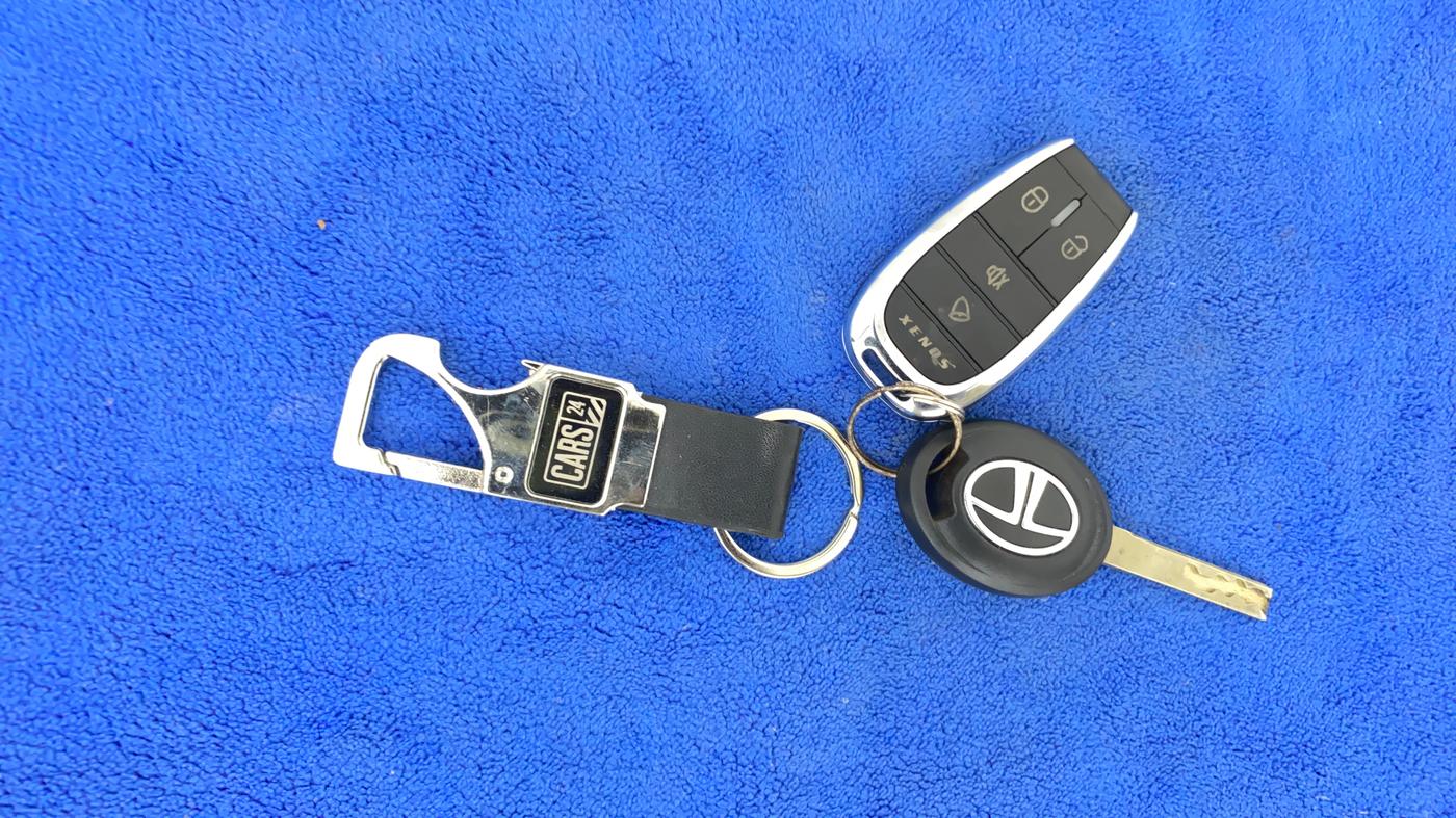 2020 Tata Tiago XE PETROL, Petrol, Manual, 21,271 km, Key Close Up