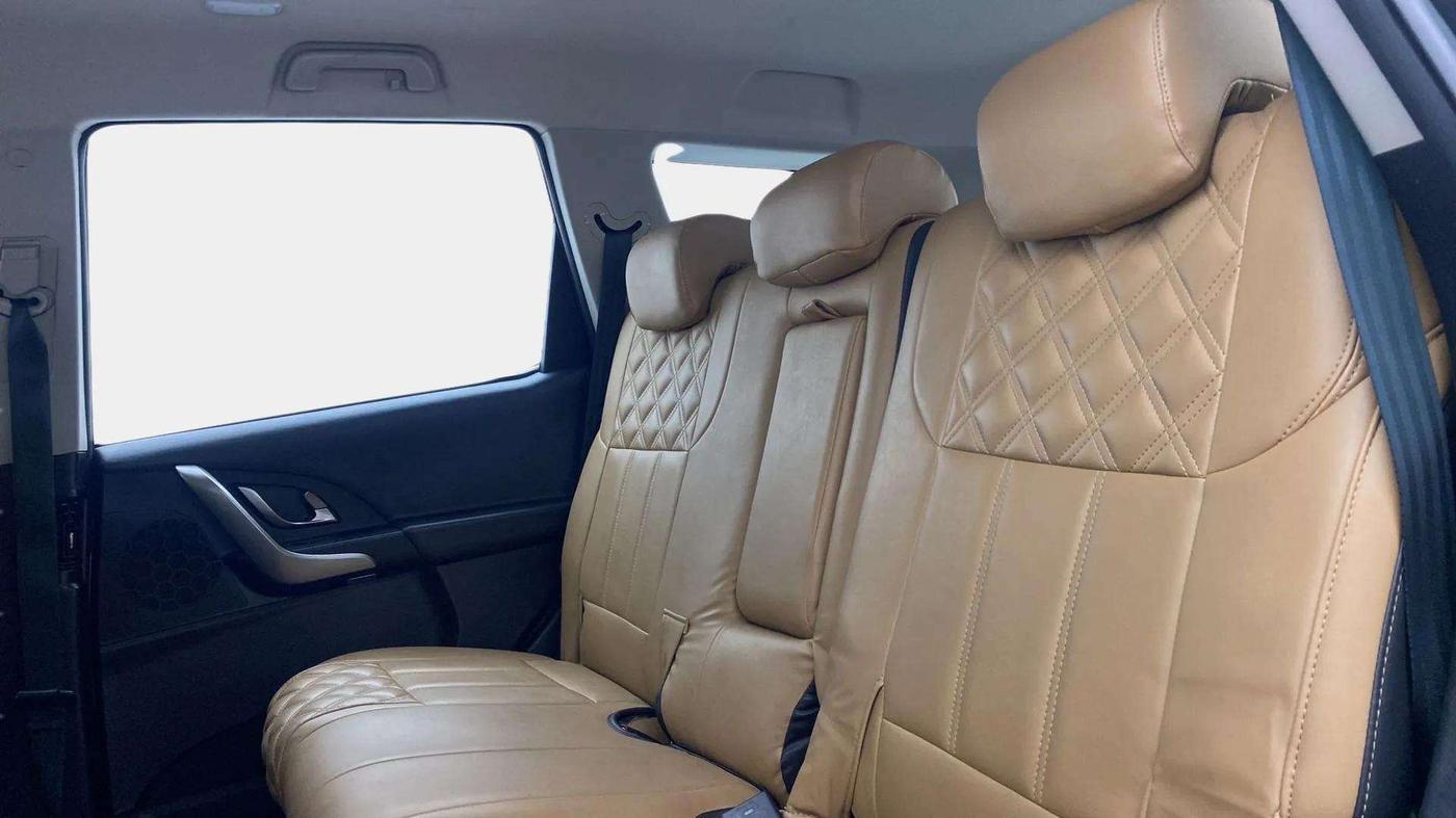 2020 Mahindra XUV500 W7, Diesel, Manual, 51,804 km, Right Side Rear Door Cabin