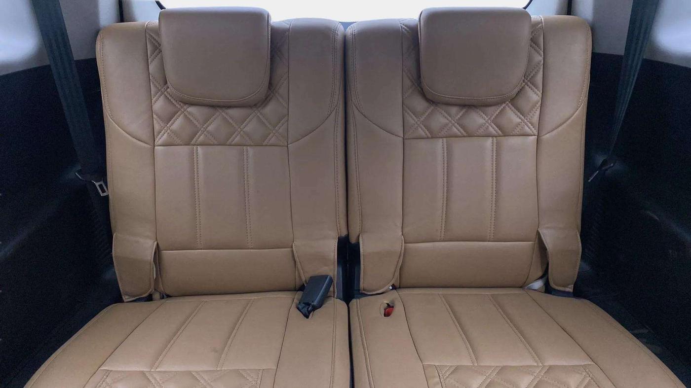 2020 Mahindra XUV500 W7, Diesel, Manual, 51,804 km, Third Seat Row ( optional )