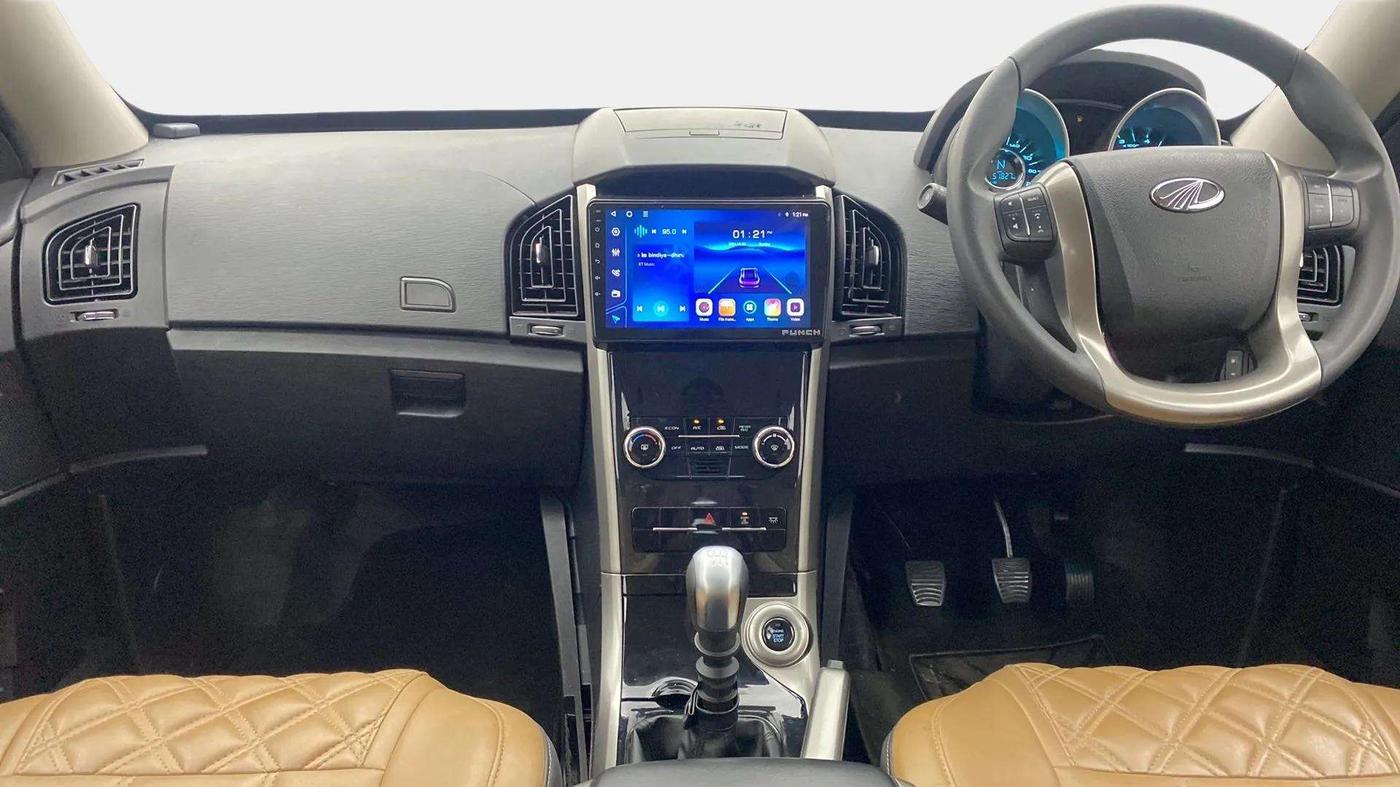 2020 Mahindra XUV500 W7, Diesel, Manual, 51,804 km, Dashboard