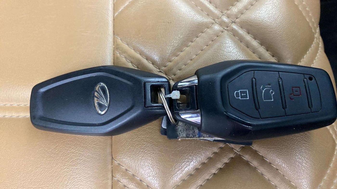 2020 Mahindra XUV500 W7, Diesel, Manual, 51,804 km, Key Close Up
