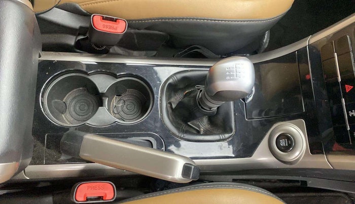 2020 Mahindra XUV500 W7, Diesel, Manual, 51,804 km, Gear Lever